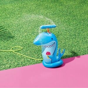 Sun Squad Shark Sprinkler. New in box
